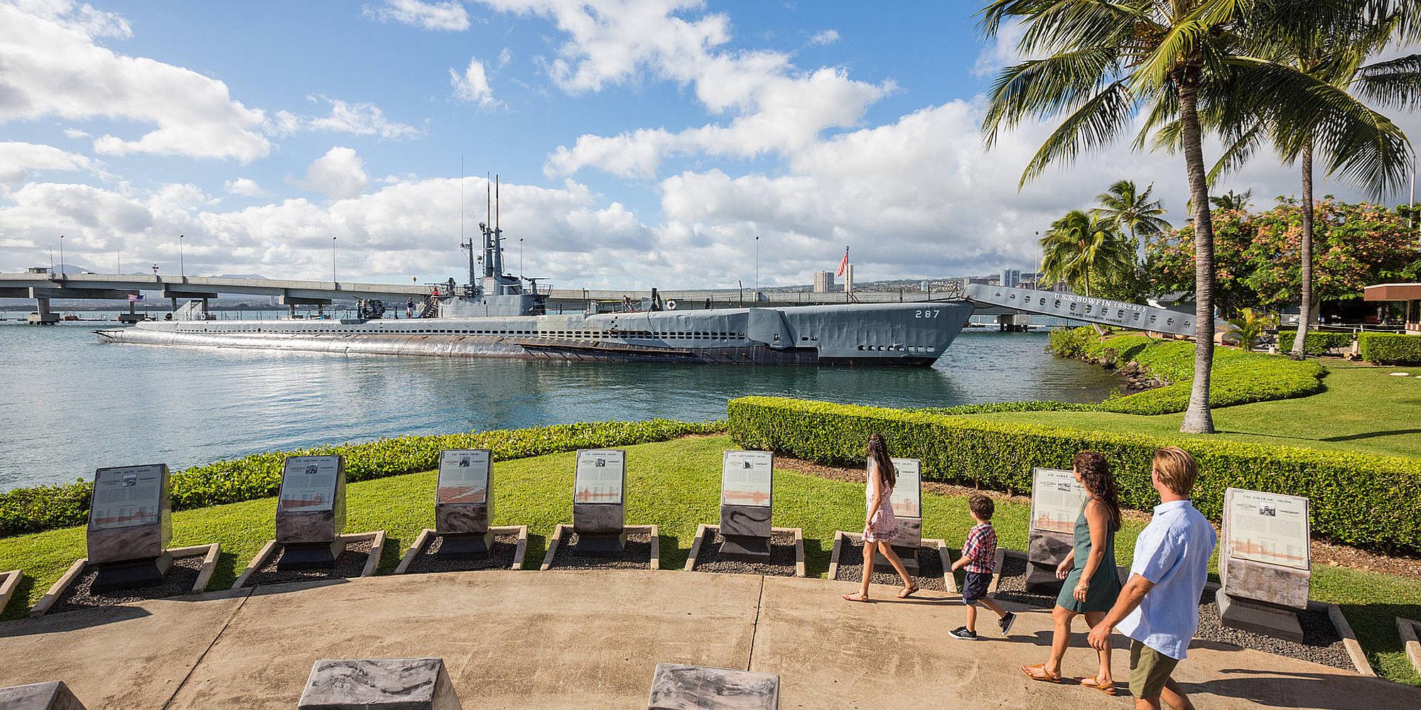 Pearl Harbor, Oahu