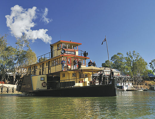PS Emmylou in haven Echuca