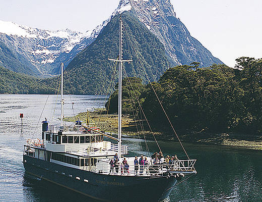 Milford Sound overnachtingscruise | rondreis Nieuw-Zeeland