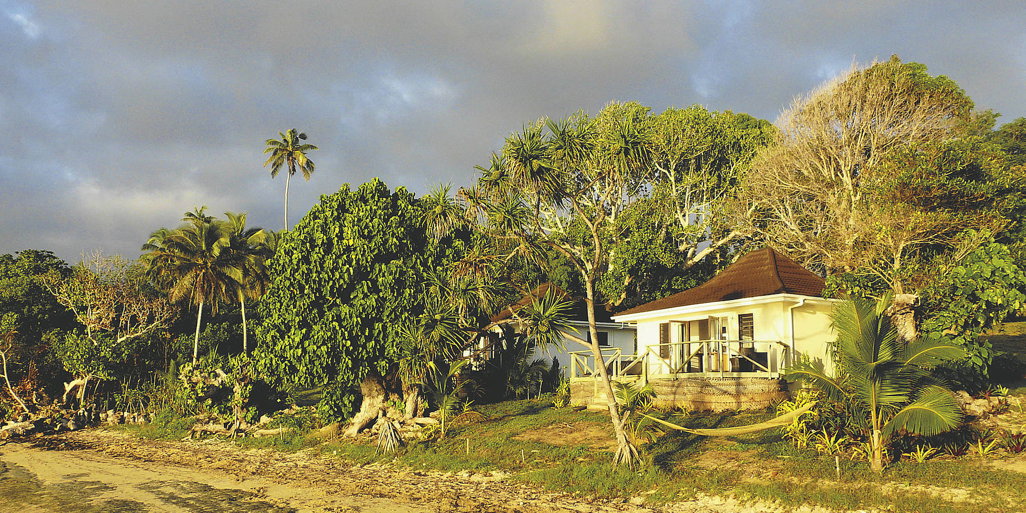 Reef Resort deluxe bungalow | vavau