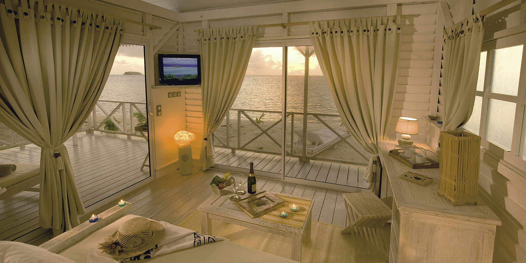 Opoa Beach Hotel strandbungalow | vakantie Raiatea