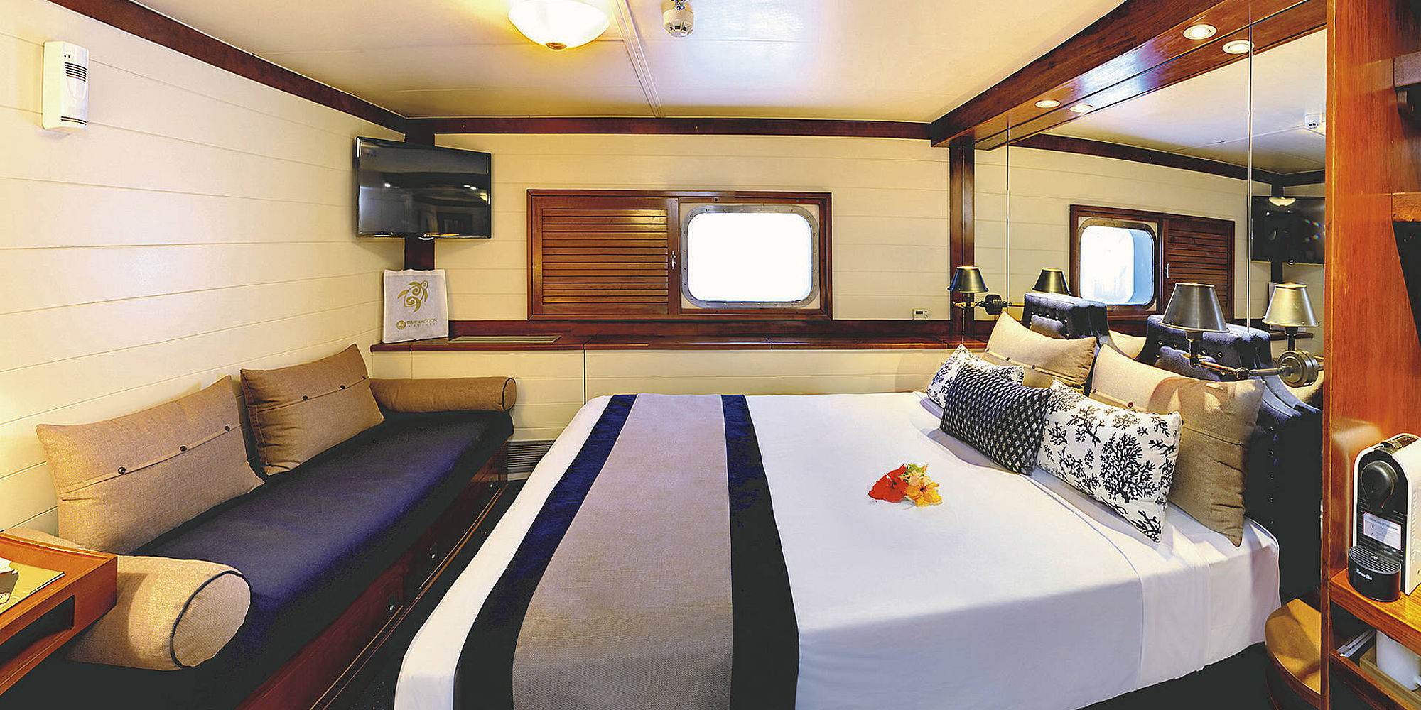 MV Fiji Princess kajuit | blue lagoon cruises